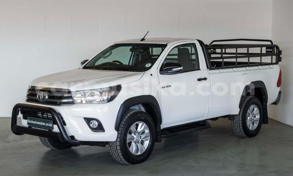 Tenga Tsaru Toyota Hilux Chena Mota in Glen View in Harare Tenga Tsaru Toyota Hilux Chena Mota in Glen View in Harare