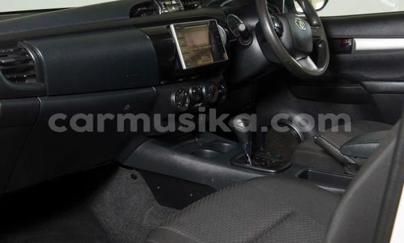 Tenga Tsaru Toyota Hilux Chena Mota in Glen View in Harare Tenga Tsaru Toyota Hilux Chena Mota in Glen View in Harare