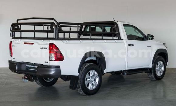 Tenga Tsaru Toyota Hilux Chena Mota in Glen View in Harare Tenga Tsaru Toyota Hilux Chena Mota in Glen View in Harare