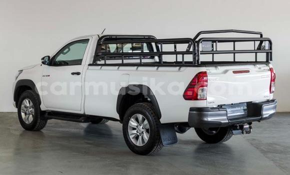 Tenga Tsaru Toyota Hilux Chena Mota in Glen View in Harare Tenga Tsaru Toyota Hilux Chena Mota in Glen View in Harare