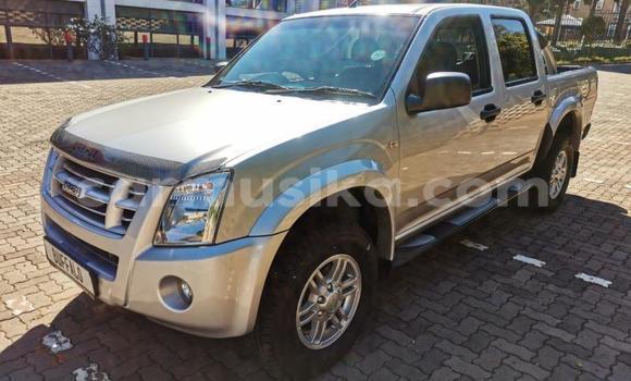 Acheter Occasion Voiture Isuzu KB Gris à Beitbridge, Matabeleland South