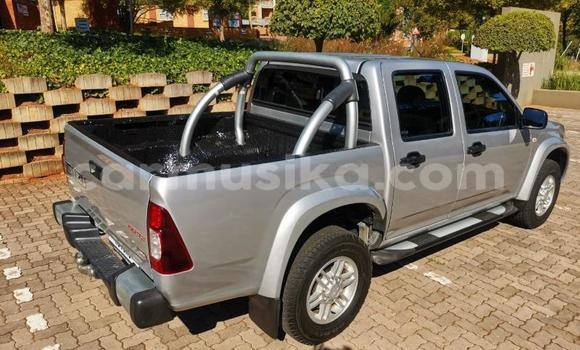 Buy Used Isuzu KB Silver Car in Beitbridge in Matabeleland South Buy Used Isuzu KB Silver Car in Beitbridge in Matabeleland South