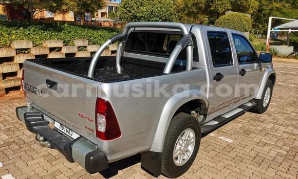Buy Used Isuzu KB Silver Car in Beitbridge in Matabeleland South Buy Used Isuzu KB Silver Car in Beitbridge in Matabeleland South