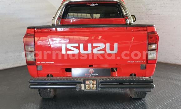 Tenga Tsaru Isuzu KB Tsvuku Mota in Beitbridge in Matabeleland South