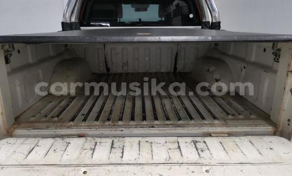 Acheter Occasion Voiture Nissan Navara Blanc à Beitbridge, Matabeleland South Acheter Occasion Voiture Nissan Navara Blanc à Beitbridge, Matabeleland South