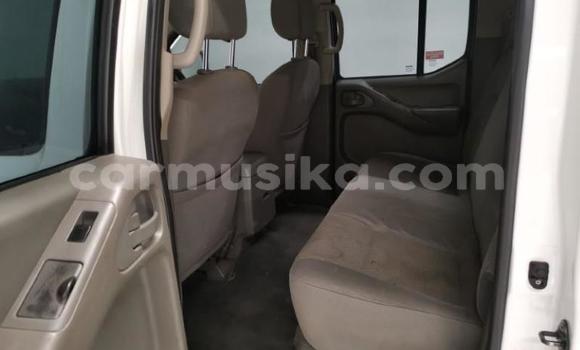 Acheter Occasion Voiture Nissan Navara Blanc à Beitbridge, Matabeleland South Acheter Occasion Voiture Nissan Navara Blanc à Beitbridge, Matabeleland South