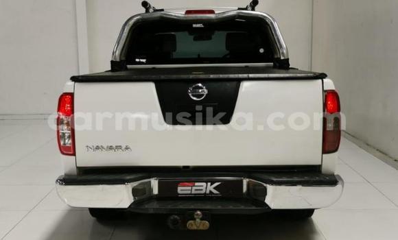 Acheter Occasion Voiture Nissan Navara Blanc à Beitbridge, Matabeleland South Acheter Occasion Voiture Nissan Navara Blanc à Beitbridge, Matabeleland South