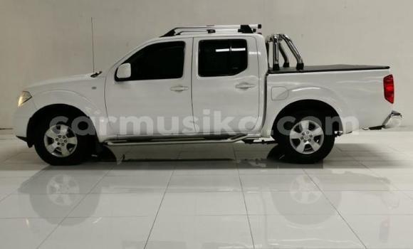 Acheter Occasion Voiture Nissan Navara Blanc à Beitbridge, Matabeleland South Acheter Occasion Voiture Nissan Navara Blanc à Beitbridge, Matabeleland South
