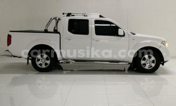 Acheter Occasion Voiture Nissan Navara Blanc à Beitbridge, Matabeleland South Acheter Occasion Voiture Nissan Navara Blanc à Beitbridge, Matabeleland South