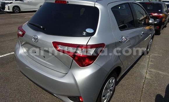 Nunua Ilio tumika Toyota Vitz Fedha Gari ndani ya Beitbridge nchini Matabeleland Kusini Nunua Ilio tumika Toyota Vitz Fedha Gari ndani ya Beitbridge nchini Matabeleland Kusini