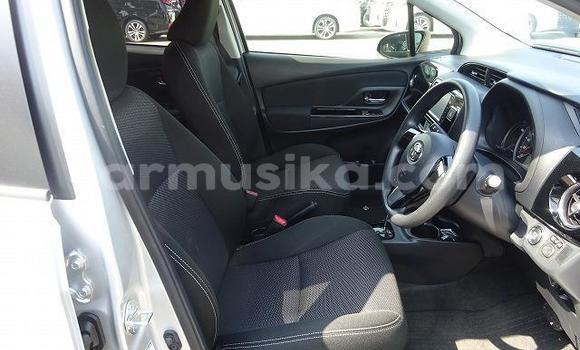 Nunua Ilio tumika Toyota Vitz Fedha Gari ndani ya Beitbridge nchini Matabeleland Kusini Nunua Ilio tumika Toyota Vitz Fedha Gari ndani ya Beitbridge nchini Matabeleland Kusini