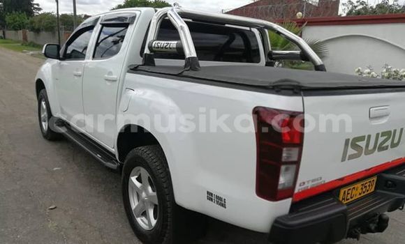 Acheter Occasion Voiture Isuzu KB Blanc à Harare, Harare Acheter Occasion Voiture Isuzu KB Blanc à Harare, Harare