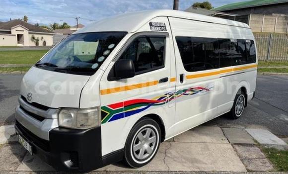 Tenga Tsaru Toyota Hiace Chena Mota in Beitbridge in Matabeleland South Tenga Tsaru Toyota Hiace Chena Mota in Beitbridge in Matabeleland South