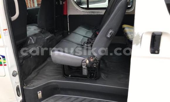 Tenga Tsaru Toyota Hiace Chena Mota in Beitbridge in Matabeleland South Tenga Tsaru Toyota Hiace Chena Mota in Beitbridge in Matabeleland South