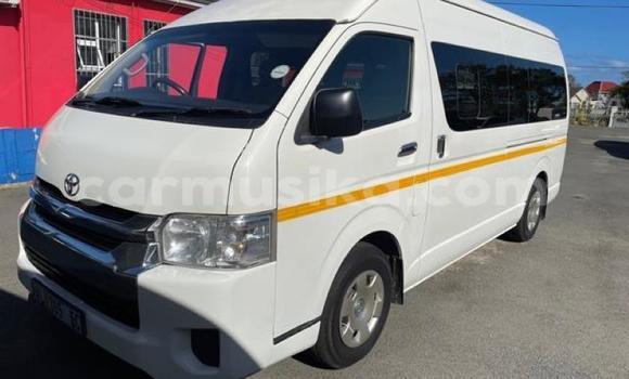 Tenga Tsaru Toyota Hiace Chena Mota in Beitbridge in Matabeleland South Tenga Tsaru Toyota Hiace Chena Mota in Beitbridge in Matabeleland South