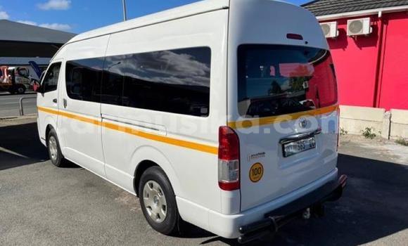 Tenga Tsaru Toyota Hiace Chena Mota in Beitbridge in Matabeleland South Tenga Tsaru Toyota Hiace Chena Mota in Beitbridge in Matabeleland South