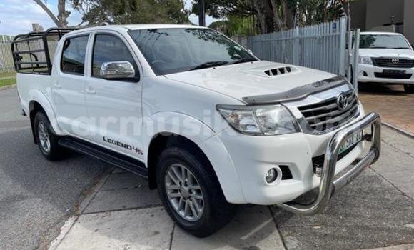 Tenga Tsaru Toyota Hilux Chena Mota in Beitbridge in Matabeleland South Tenga Tsaru Toyota Hilux Chena Mota in Beitbridge in Matabeleland South