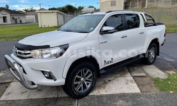 Nunua Ilio tumika Toyota Hilux Nyeupe Gari ndani ya Beitbridge nchini Matabeleland Kusini