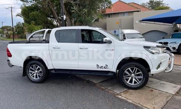 Acheter Occasion Voiture Toyota Hilux Blanc à Beitbridge, Matabeleland South Acheter Occasion Voiture Toyota Hilux Blanc à Beitbridge, Matabeleland South