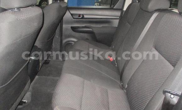 Acheter Occasion Voiture Toyota Hilux Blanc à Beitbridge, Matabeleland South Acheter Occasion Voiture Toyota Hilux Blanc à Beitbridge, Matabeleland South