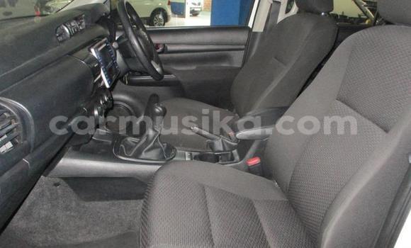 Acheter Occasion Voiture Toyota Hilux Blanc à Beitbridge, Matabeleland South Acheter Occasion Voiture Toyota Hilux Blanc à Beitbridge, Matabeleland South