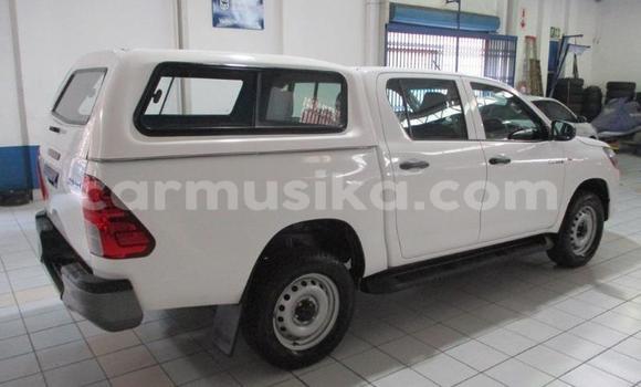 Acheter Occasion Voiture Toyota Hilux Blanc à Beitbridge, Matabeleland South Acheter Occasion Voiture Toyota Hilux Blanc à Beitbridge, Matabeleland South