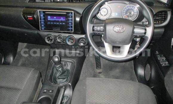 Acheter Occasion Voiture Toyota Hilux Blanc à Beitbridge, Matabeleland South Acheter Occasion Voiture Toyota Hilux Blanc à Beitbridge, Matabeleland South