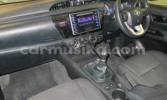 Acheter Occasion Voiture Toyota Hilux Blanc à Beitbridge, Matabeleland South Acheter Occasion Voiture Toyota Hilux Blanc à Beitbridge, Matabeleland South