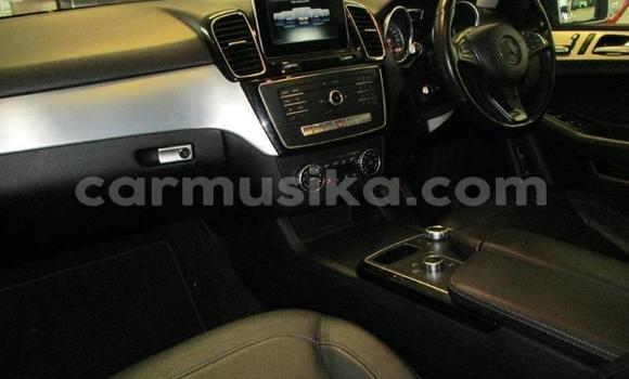 Acheter Occasion Voiture Mercedes-Benz C180 coupe Gris à Beitbridge, Matabeleland South Acheter Occasion Voiture Mercedes-Benz C180 coupe Gris à Beitbridge, Matabeleland South