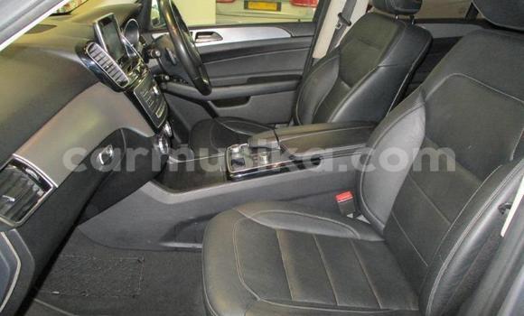 Acheter Occasion Voiture Mercedes-Benz C180 coupe Gris à Beitbridge, Matabeleland South Acheter Occasion Voiture Mercedes-Benz C180 coupe Gris à Beitbridge, Matabeleland South