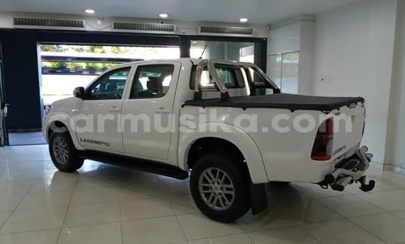 Buy Used Toyota Hilux White Car in Beitbridge in Matabeleland South Buy Used Toyota Hilux White Car in Beitbridge in Matabeleland South