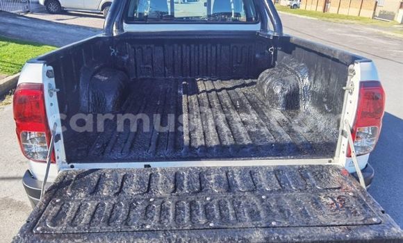 Acheter Occasion Voiture Toyota Hilux Blanc à Beitbridge, Matabeleland South Acheter Occasion Voiture Toyota Hilux Blanc à Beitbridge, Matabeleland South