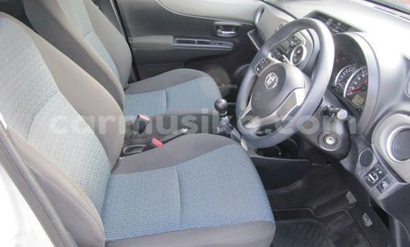 Nunua Ilio tumika Toyota Yaris Fedha Gari ndani ya Beitbridge nchini Matabeleland Kusini Nunua Ilio tumika Toyota Yaris Fedha Gari ndani ya Beitbridge nchini Matabeleland Kusini