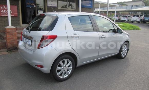 Nunua Ilio tumika Toyota Yaris Fedha Gari ndani ya Beitbridge nchini Matabeleland Kusini Nunua Ilio tumika Toyota Yaris Fedha Gari ndani ya Beitbridge nchini Matabeleland Kusini