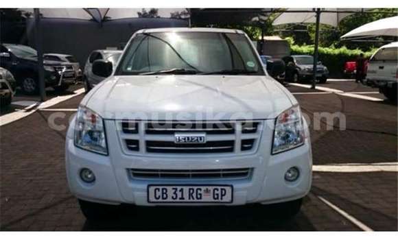 Buy Used Isuzu KB White Car in Beitbridge in Matabeleland South Buy Used Isuzu KB White Car in Beitbridge in Matabeleland South