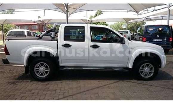 Buy Used Isuzu KB White Car in Beitbridge in Matabeleland South Buy Used Isuzu KB White Car in Beitbridge in Matabeleland South