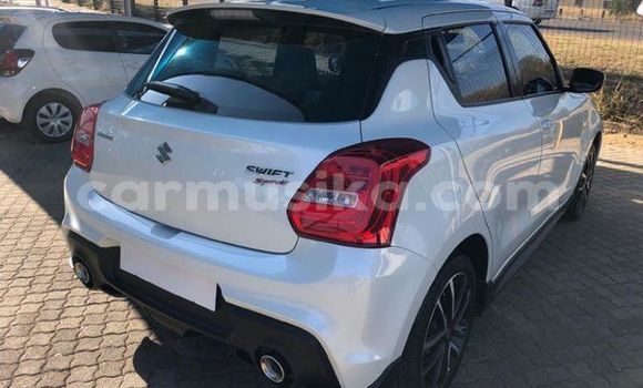 Nunua Ilio tumika Suzuki Swift Nyeupe Gari ndani ya Beitbridge nchini Matabeleland Kusini Nunua Ilio tumika Suzuki Swift Nyeupe Gari ndani ya Beitbridge nchini Matabeleland Kusini