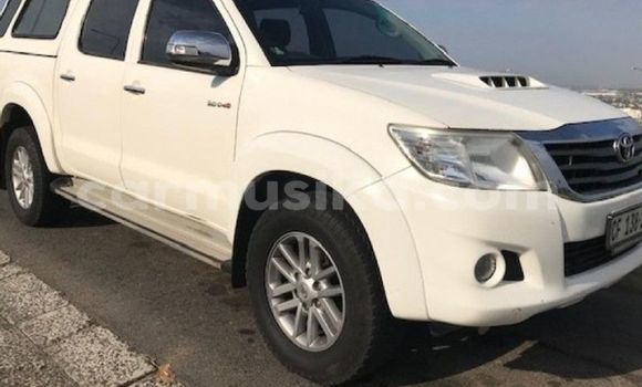 Acheter Occasion Voiture Toyota Hilux Blanc à Beitbridge, Matabeleland South Acheter Occasion Voiture Toyota Hilux Blanc à Beitbridge, Matabeleland South