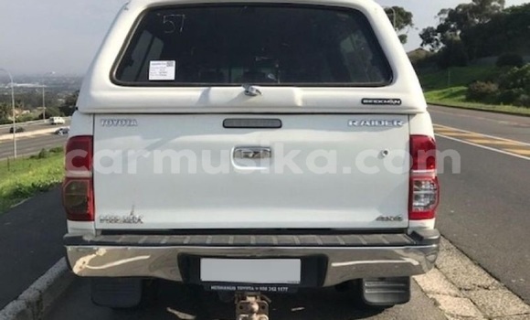 Acheter Occasion Voiture Toyota Hilux Blanc à Beitbridge, Matabeleland South Acheter Occasion Voiture Toyota Hilux Blanc à Beitbridge, Matabeleland South