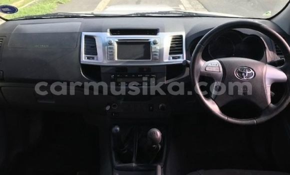 Acheter Occasion Voiture Toyota Hilux Blanc à Beitbridge, Matabeleland South Acheter Occasion Voiture Toyota Hilux Blanc à Beitbridge, Matabeleland South