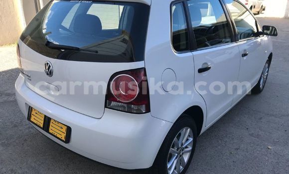 Acheter Occasion Voiture Volkswagen Polo Blanc à Beitbridge, Matabeleland South Acheter Occasion Voiture Volkswagen Polo Blanc à Beitbridge, Matabeleland South