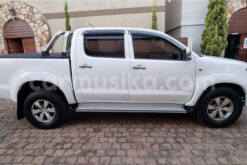 Big with watermark toyota hilux matabeleland south beitbridge 23000