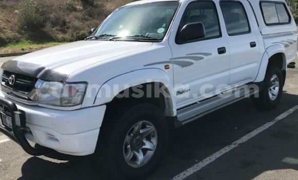 Tenga Tsaru Toyota Hilux Chena Mota in Beitbridge in Matabeleland South