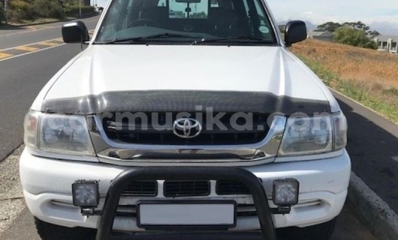 Acheter Occasion Voiture Toyota Hilux Blanc à Beitbridge, Matabeleland South Acheter Occasion Voiture Toyota Hilux Blanc à Beitbridge, Matabeleland South