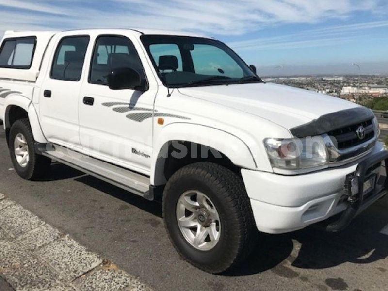 Big with watermark toyota hilux matabeleland south beitbridge 23001