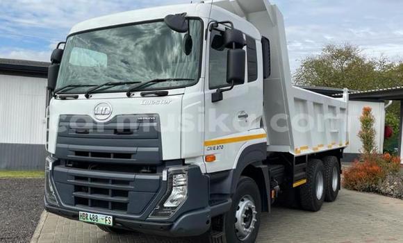 Nunua Ilio tumika Nissan UD Nyeupe Lori ndani ya Beitbridge nchini Matabeleland Kusini