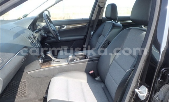 Acheter Occasion Voiture Mercedes‒Benz C–Class Noir à Beitbridge, Matabeleland South Acheter Occasion Voiture Mercedes‒Benz C–Class Noir à Beitbridge, Matabeleland South