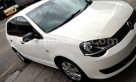 Acheter Occasion Voiture Volkswagen Polo Blanc à Beitbridge, Matabeleland South Acheter Occasion Voiture Volkswagen Polo Blanc à Beitbridge, Matabeleland South