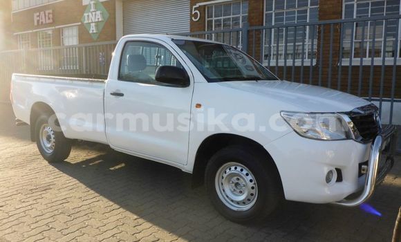 Tenga Tsaru Toyota Hilux Chena Mota in Beitbridge in Matabeleland South Tenga Tsaru Toyota Hilux Chena Mota in Beitbridge in Matabeleland South