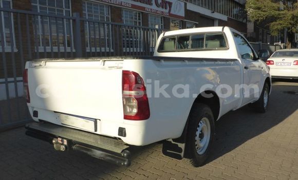 Tenga Tsaru Toyota Hilux Chena Mota in Beitbridge in Matabeleland South Tenga Tsaru Toyota Hilux Chena Mota in Beitbridge in Matabeleland South